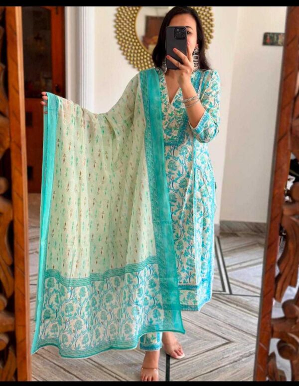 Floral Essence ? Women's Embroidered Cotton Dress with Printed Detailing (XL) - Image 2